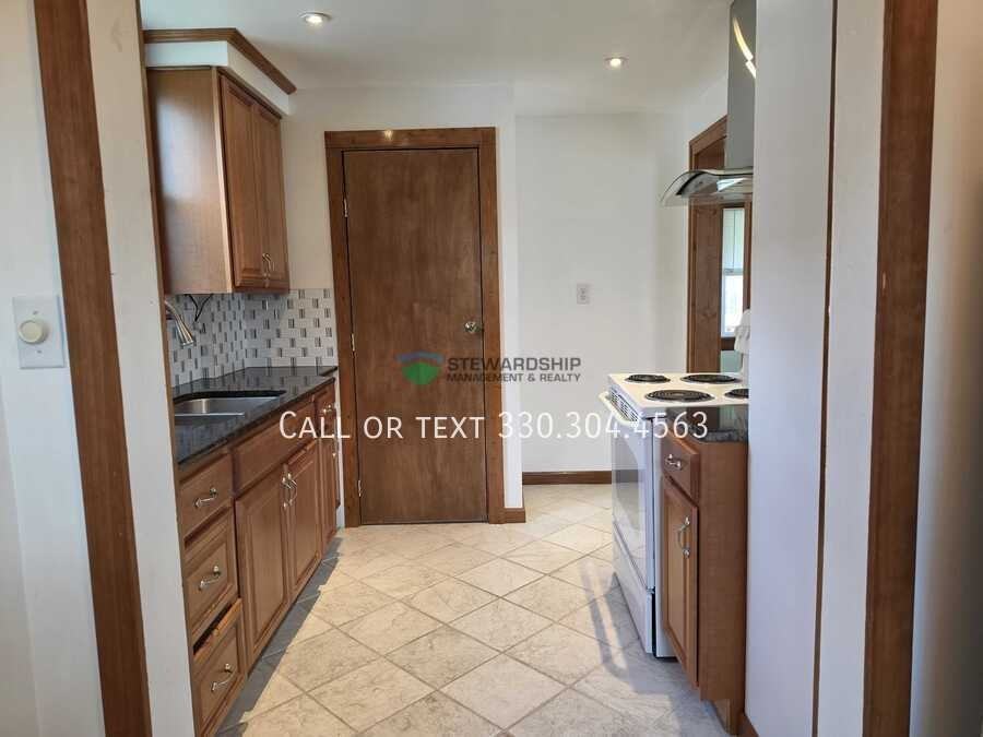 1717 Bedford Ave Sw - Photo 5 of 28