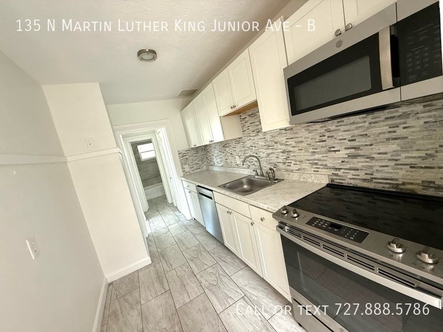 135 N Martin Luther King Jr Ave #B - Photo 2 of 20