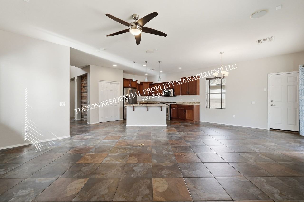 10568 E Desert Drifter Pl #1 - Photo 5 of 27