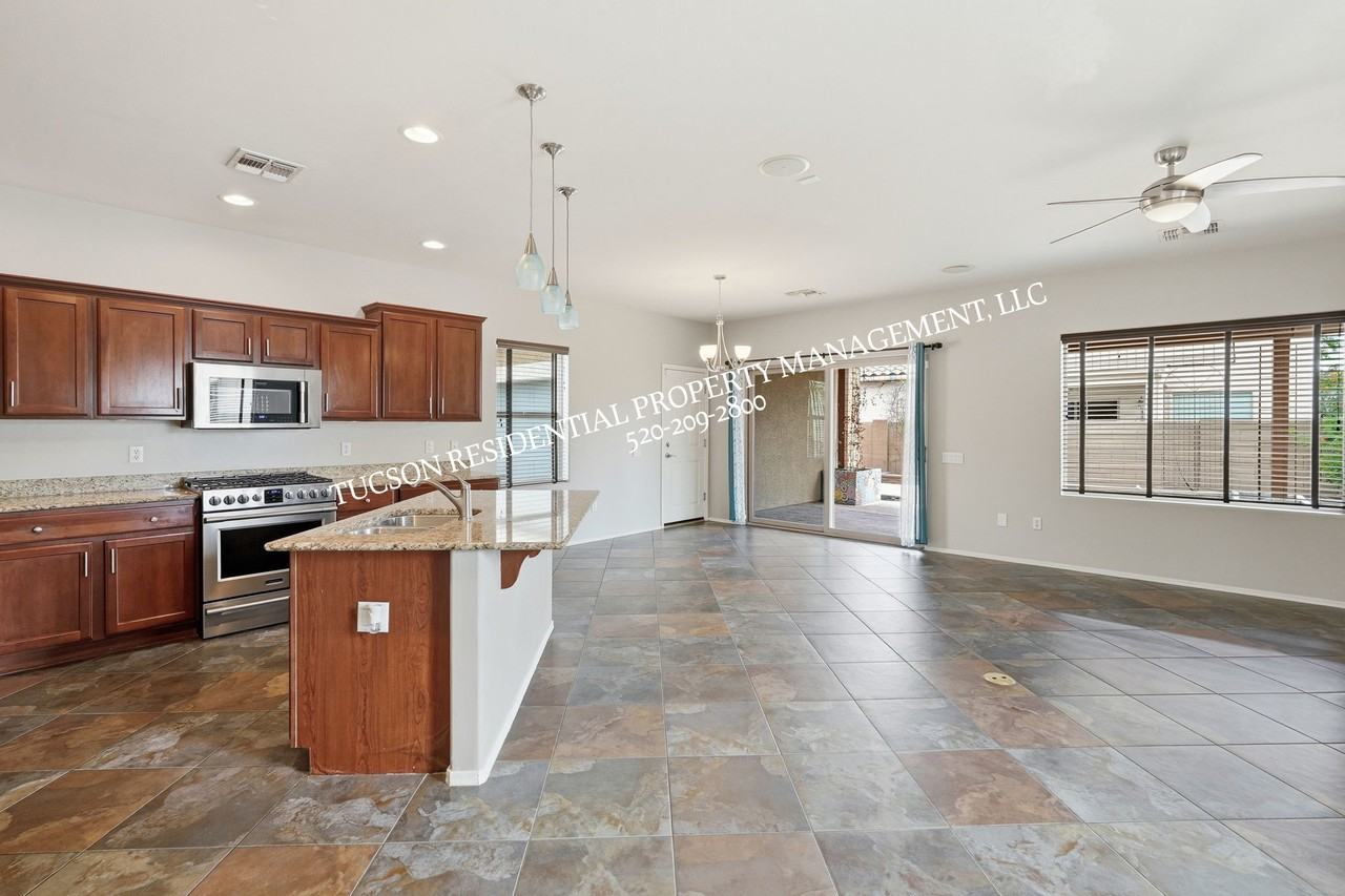 10568 E Desert Drifter Pl #1 - Photo 7 of 27