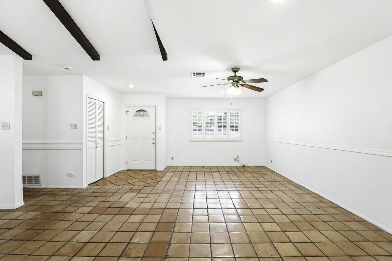 6118 Forest View St #1 - Photo 3 of 17