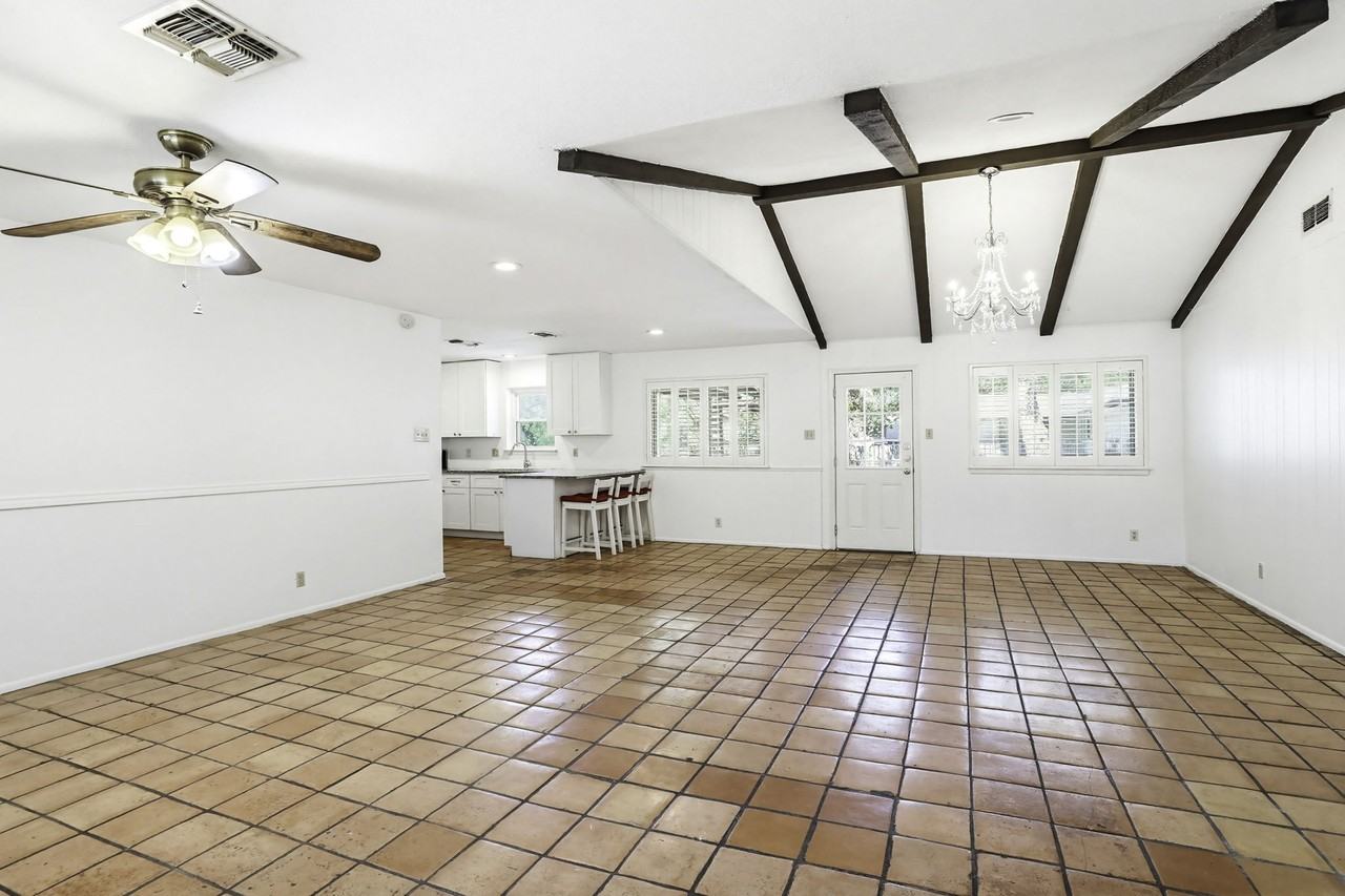 6118 Forest View St #1 - Photo 4 of 17