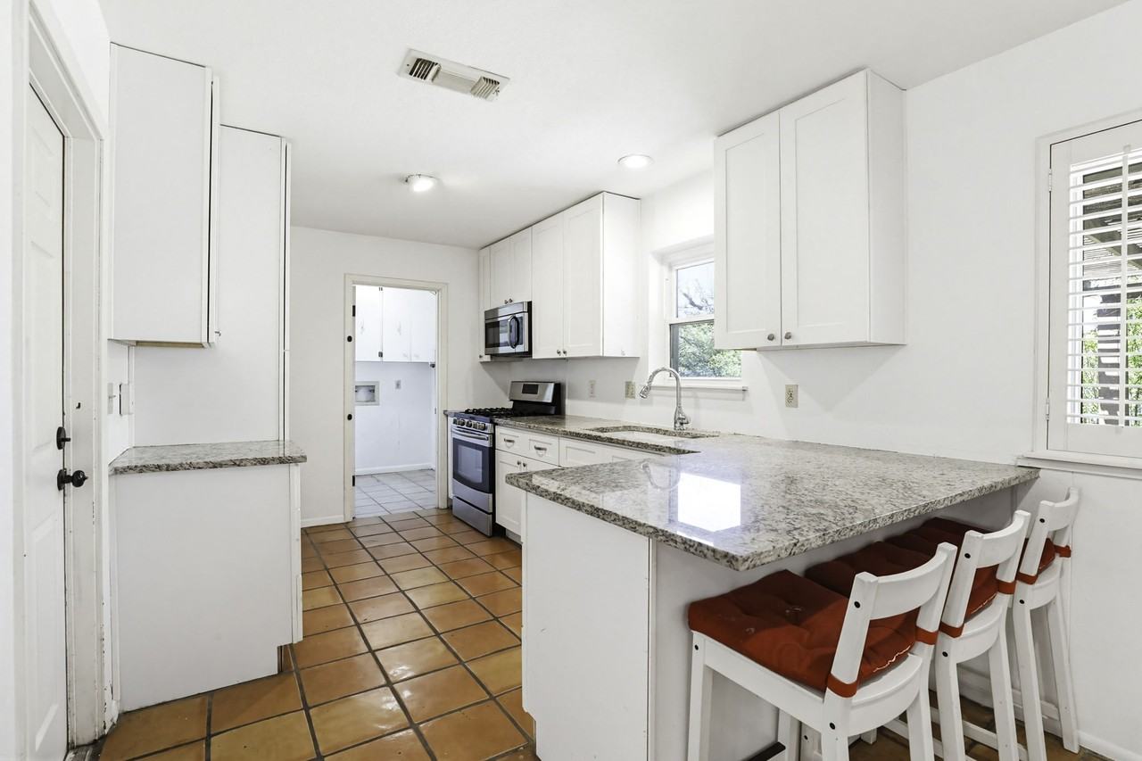 6118 Forest View St #1 - Photo 7 of 17