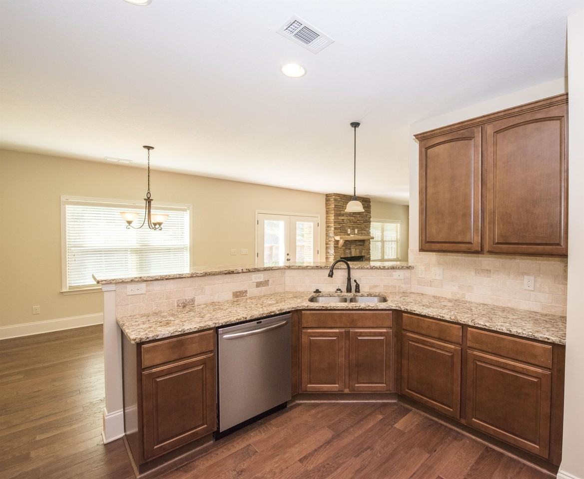 1177 Weatherford St #NA - Photo 4 of 20