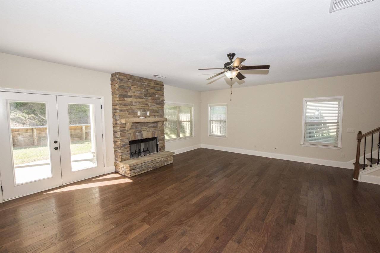 1177 Weatherford St #NA - Photo 7 of 20