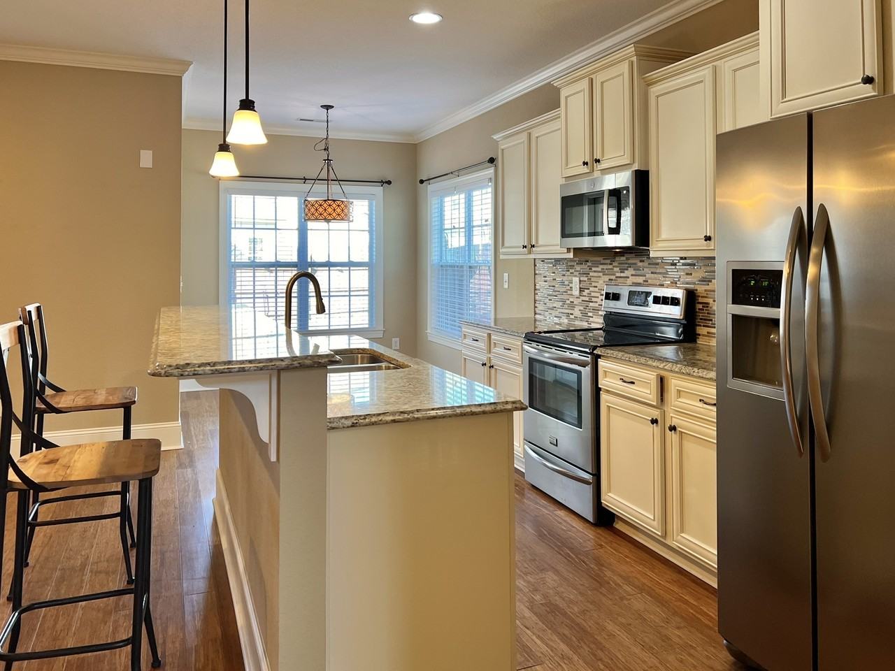 2000 Croyden CircleUnit B #B - Photo 3 of 30