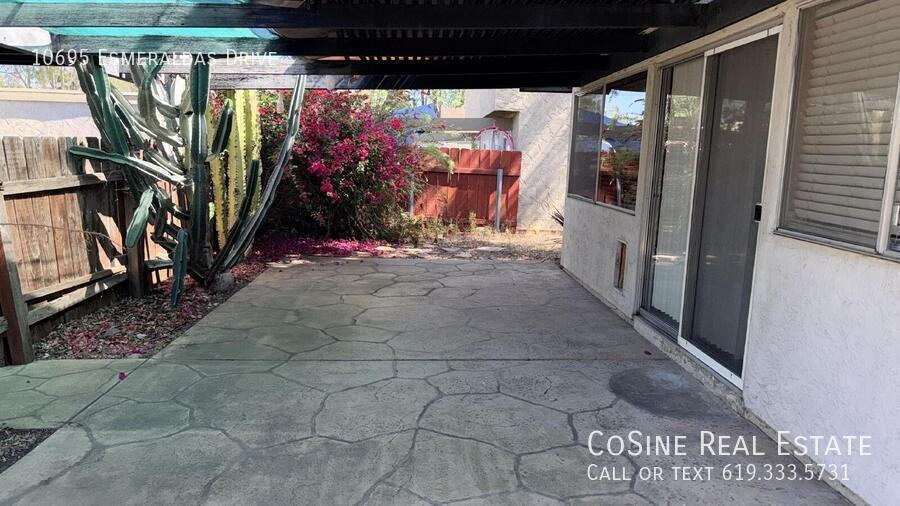 10695 Esmeraldas Dr - Photo 3 of 17