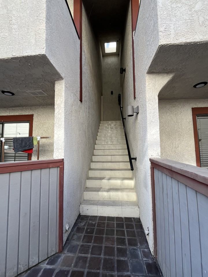 15946 Vanowen St #207 - Photo 5 of 32
