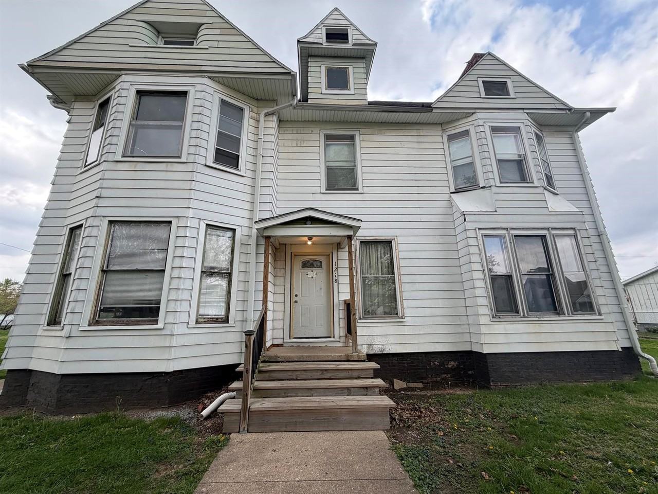 1218 N Walnut St Apt 2s - Photo 2 of 12