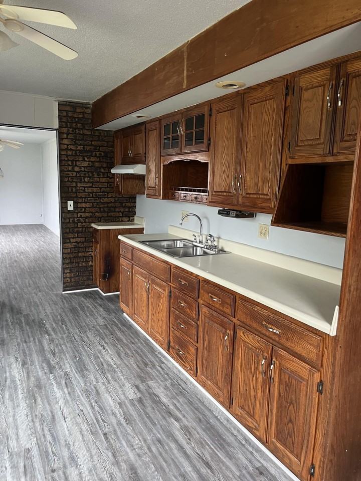 1306 Cleveland Ave - Photo 3 of 18