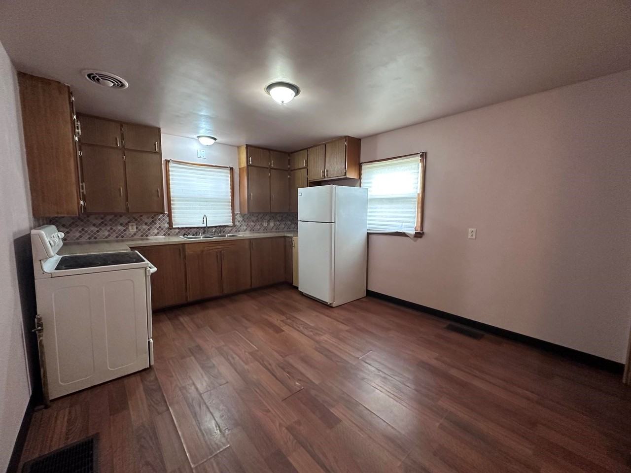 101 S Buchanan St - Photo 2 of 18