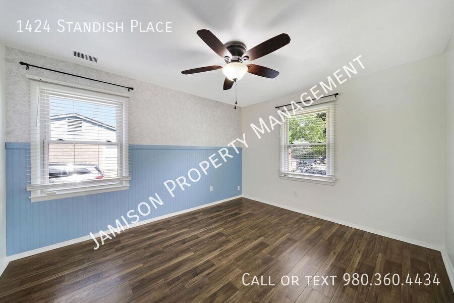 1424 Standish Pl - Photo 5 of 33