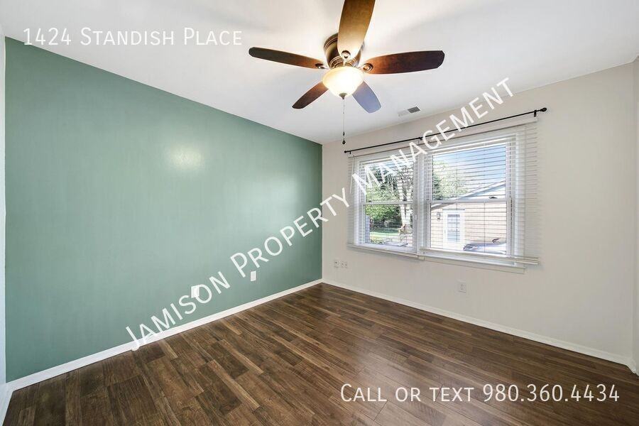 1424 Standish Pl - Photo 7 of 33