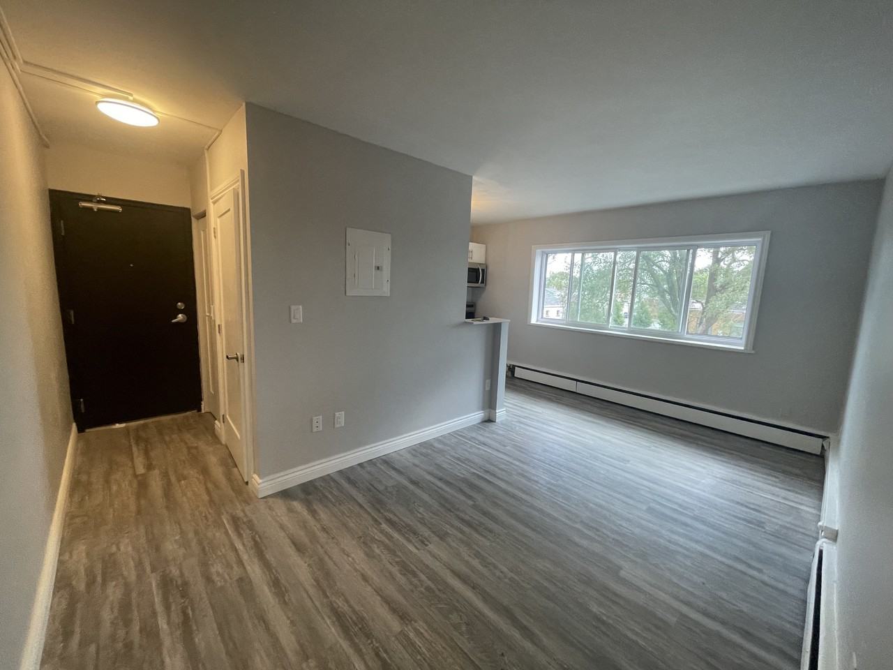 385 Melvin Ave #101 - Photo 2 of 6