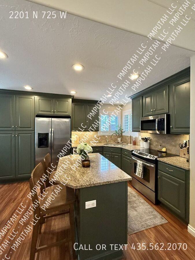 2201 N 725 W - Photo 3 of 28