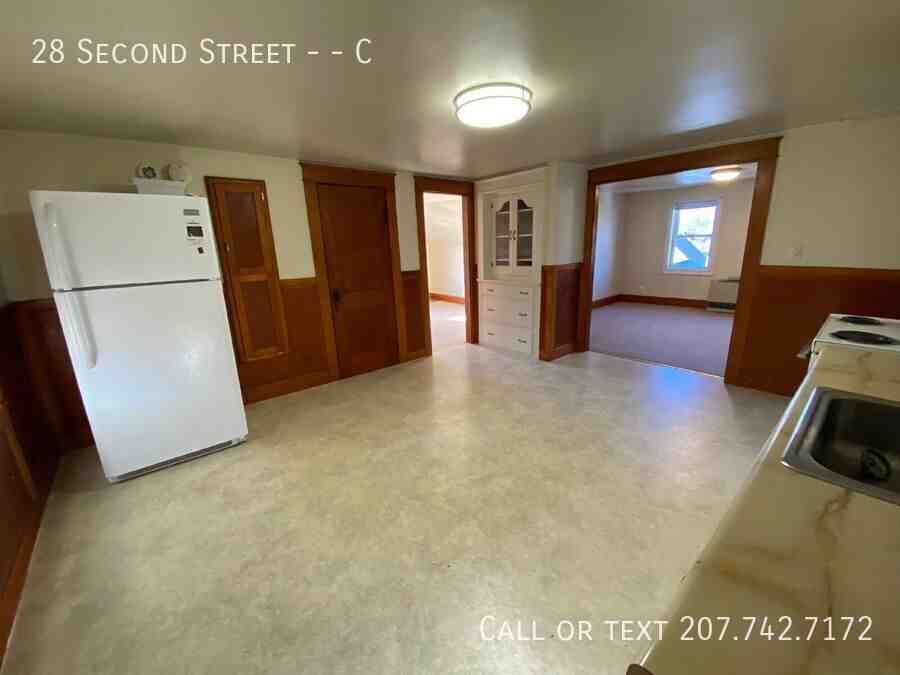 28 2nd St #C - Photo 3 of 17