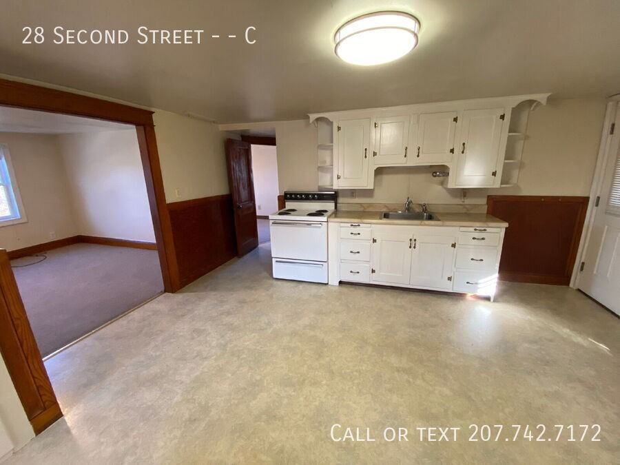 28 2nd St #C - Photo 4 of 17