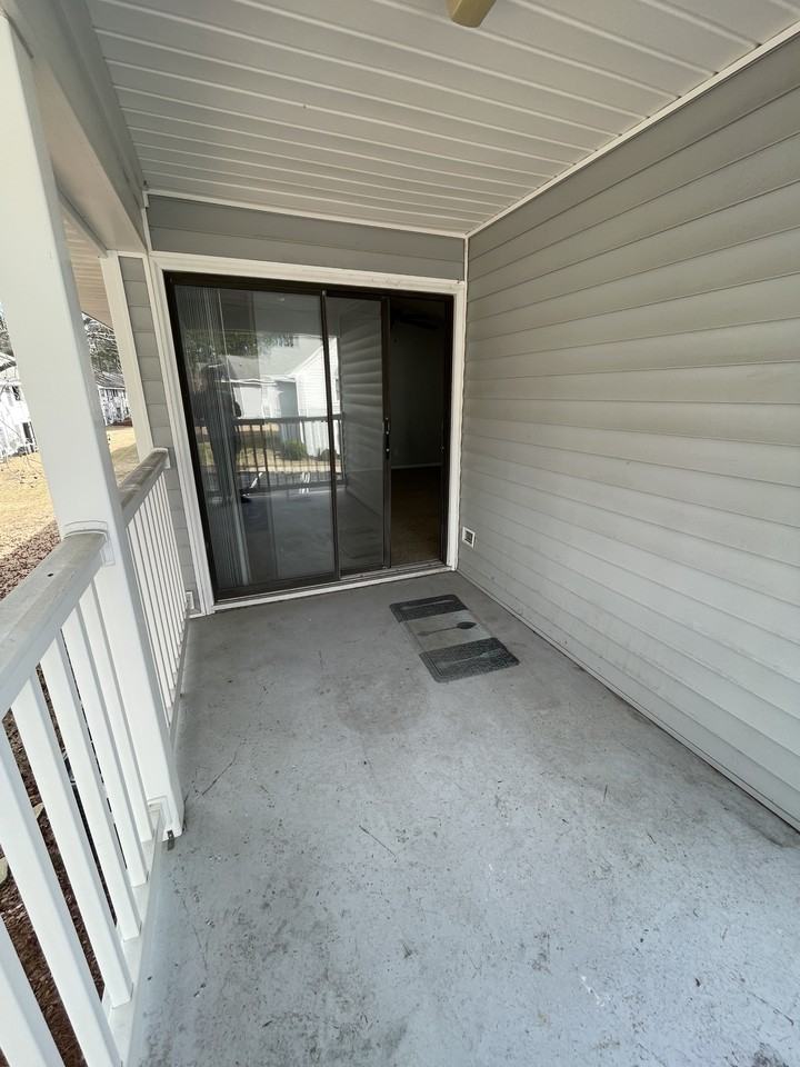 114 W Victoria Ct Apt D #D - Photo 3 of 14