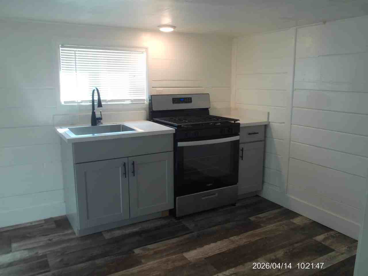 927 Virginia Street - 927 1/2 Virginia Street - Photo 4 of 7