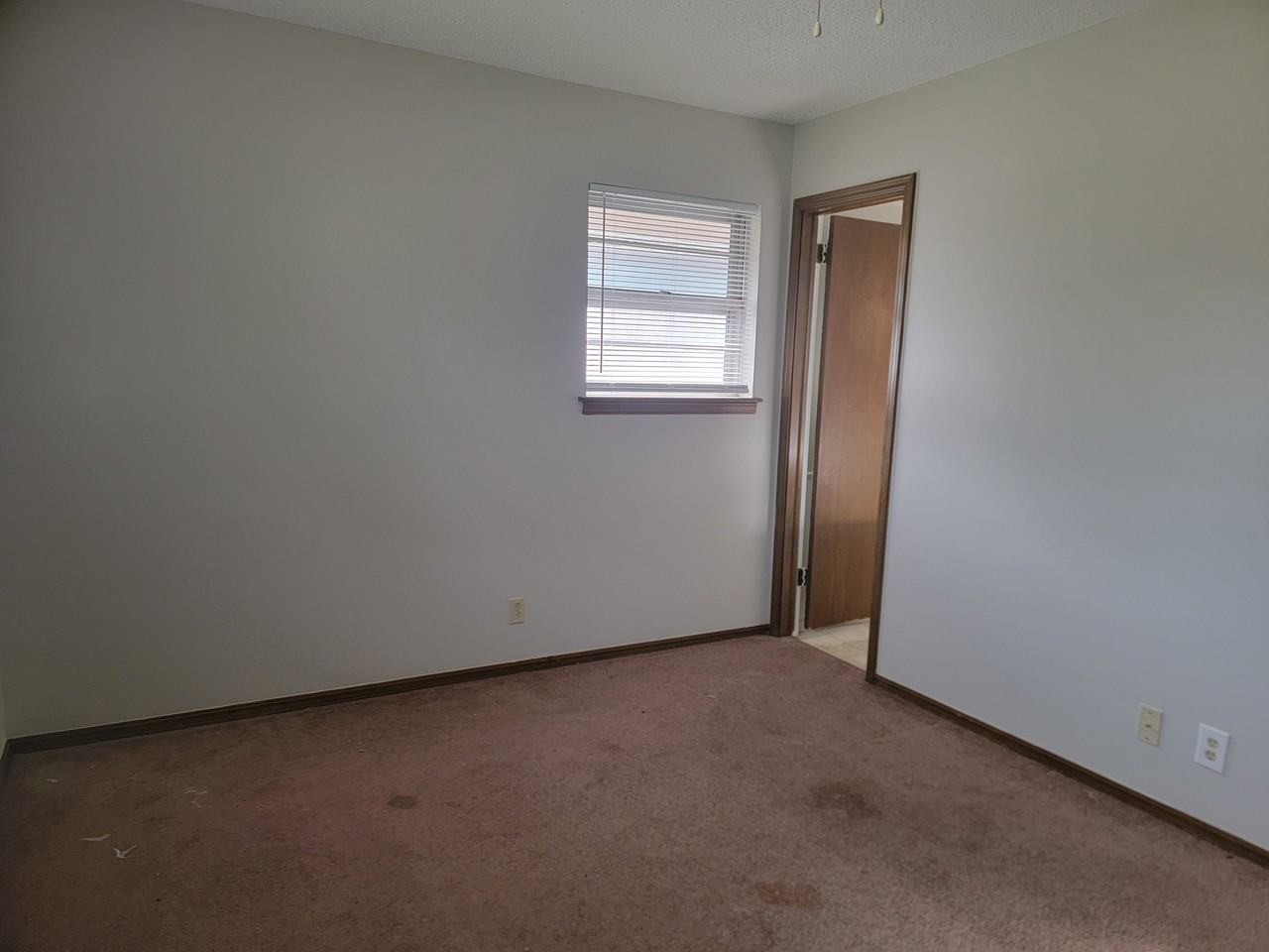 813 W Oxford Ave #1 - Photo 7 of 12