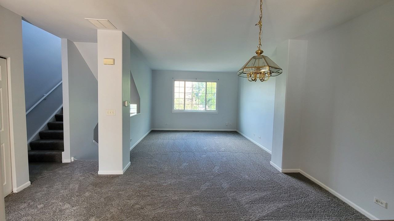 1055 Mayfield Dr #1055 - Photo 4 of 15