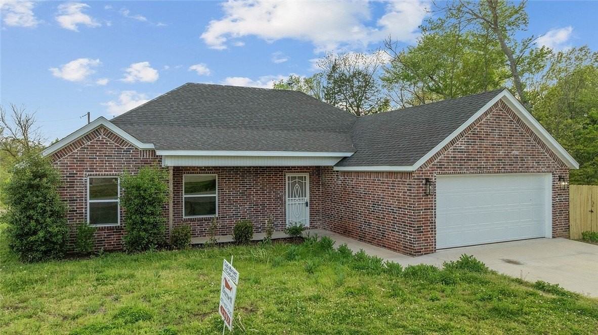 28 Kincardine Dr - Photo 3 of 30