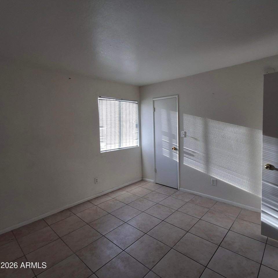 8844 N 2nd St #B - Photo 5 of 11