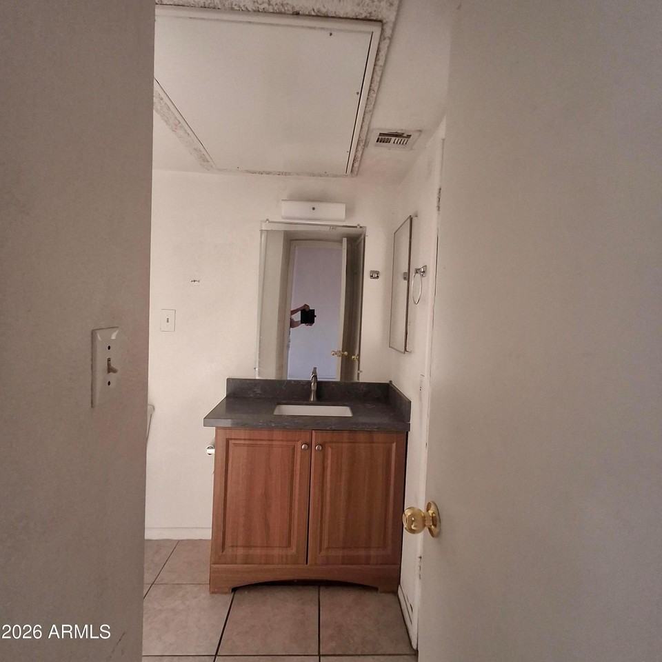 8844 N 2nd St #B - Photo 7 of 11