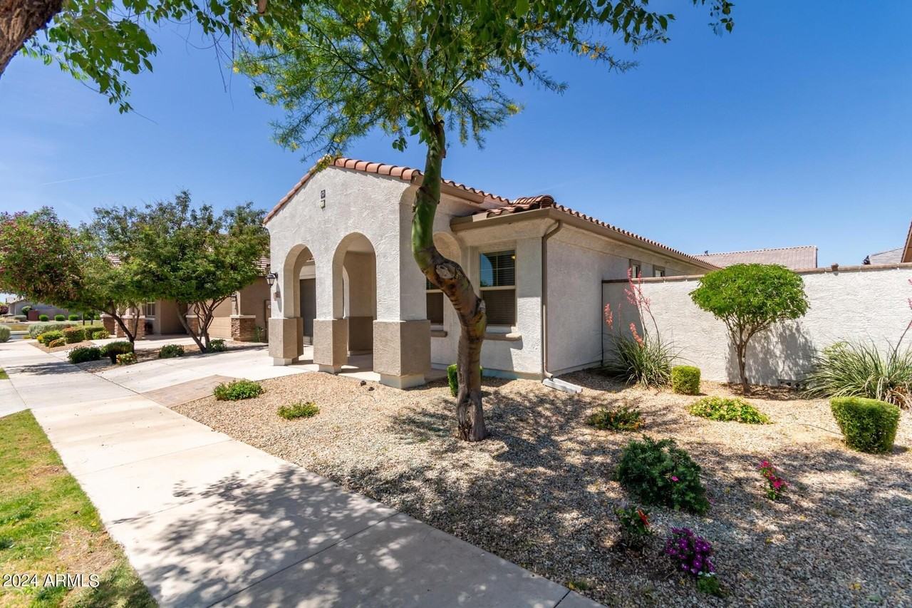 9746 E Tumbleweed Ave - Photo 3 of 47