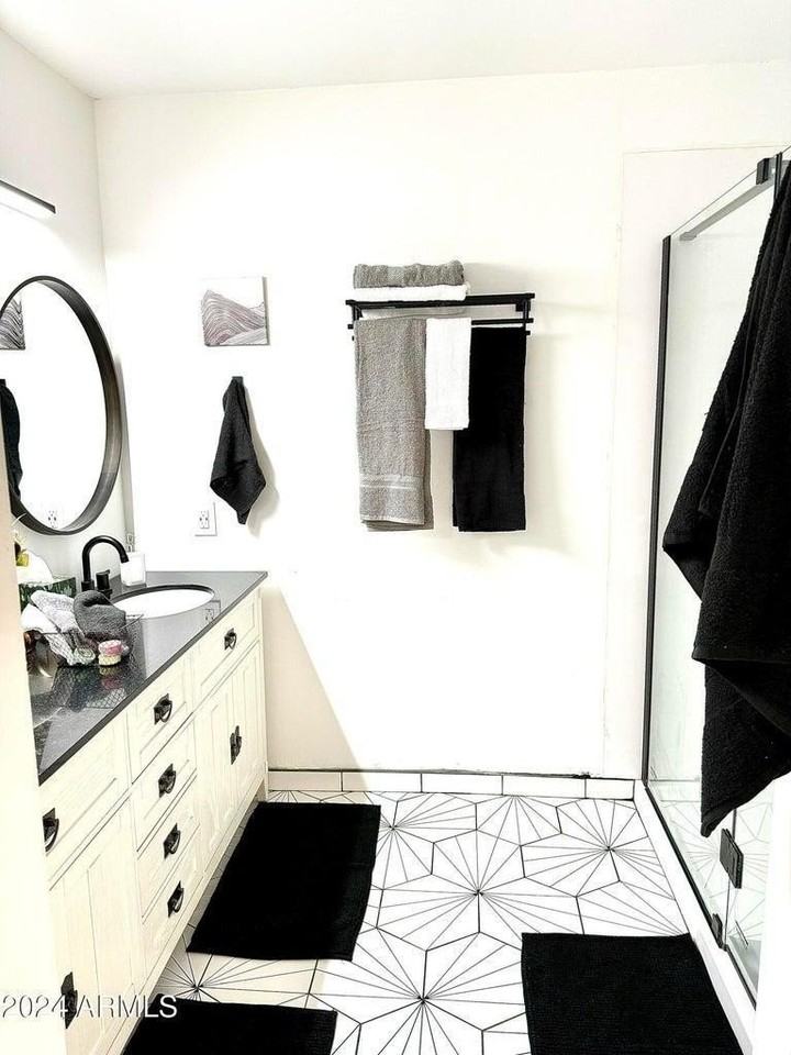 1916 E Inverness Ave - Photo 2 of 22