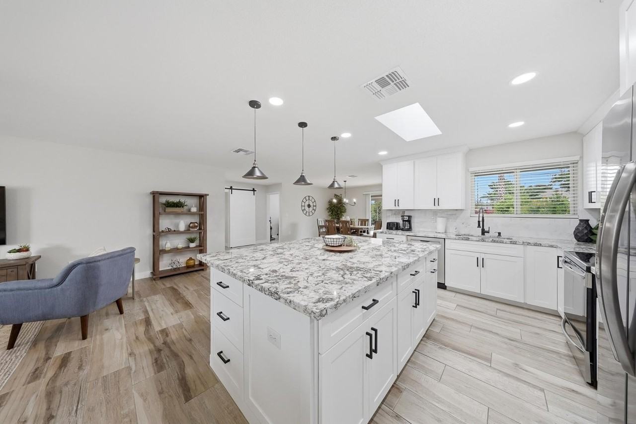 10320 W Sierra Dawn Dr - Photo 2 of 30