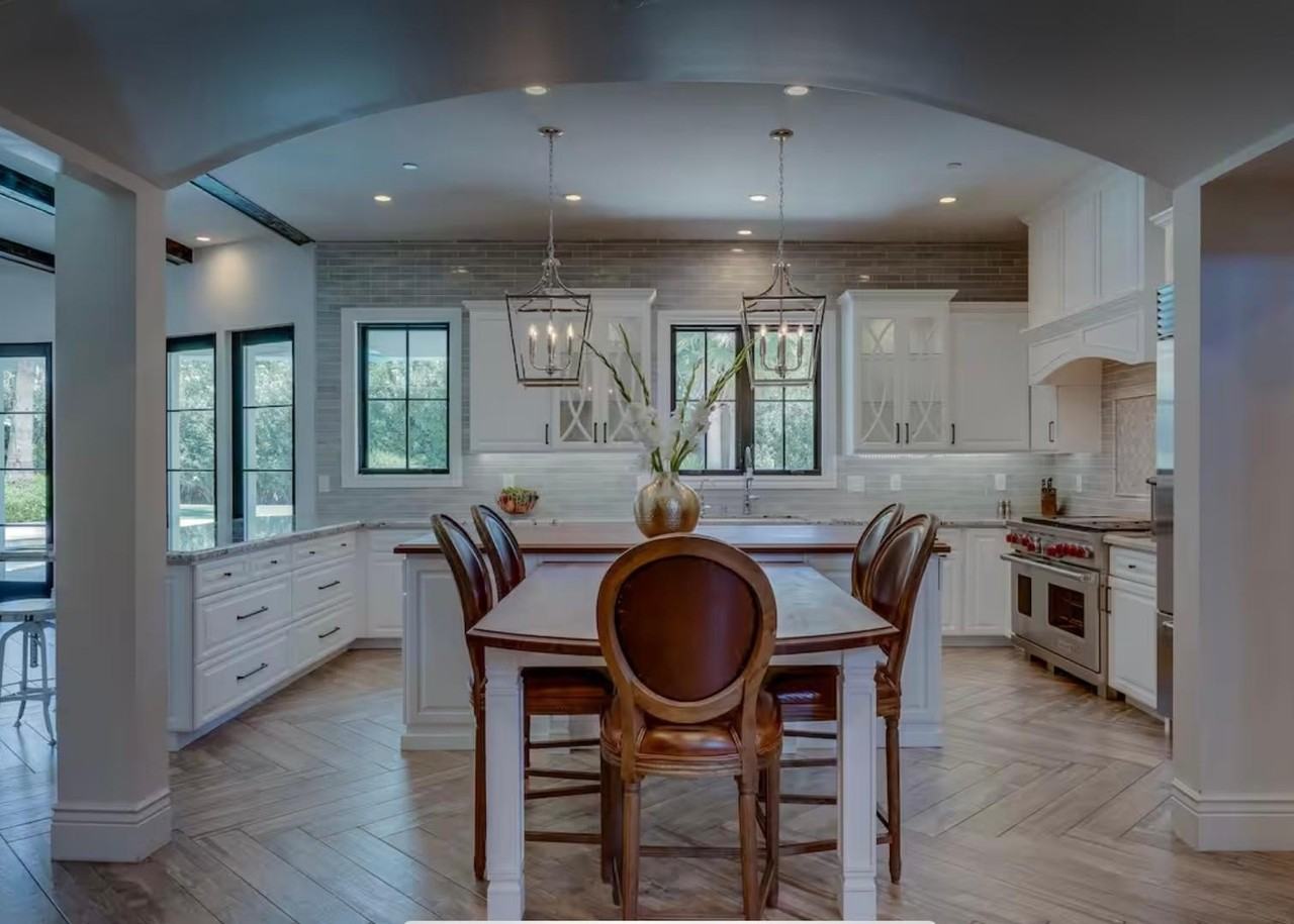 9323 N 69th St - Photo 2 of 47