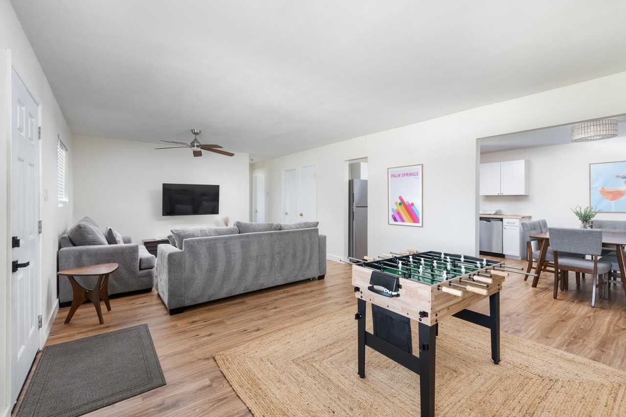 2237 E Hillery Dr - Photo 7 of 25