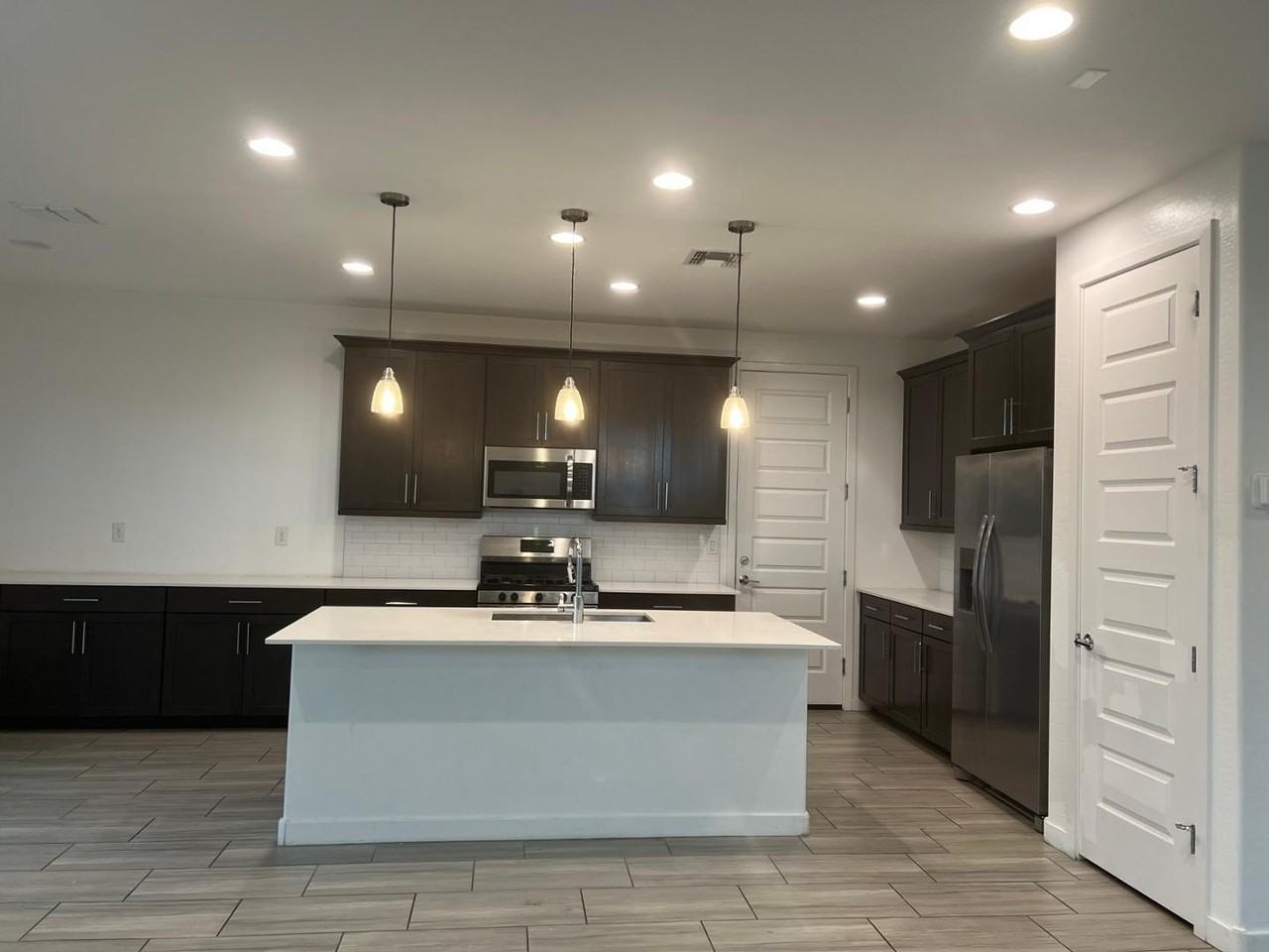 9922 E Tahoe Ave - Photo 5 of 26