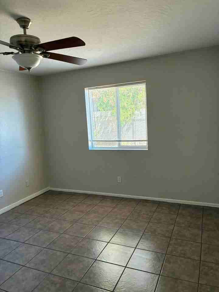 10641 N 15th Ave #B - Photo 3 of 11