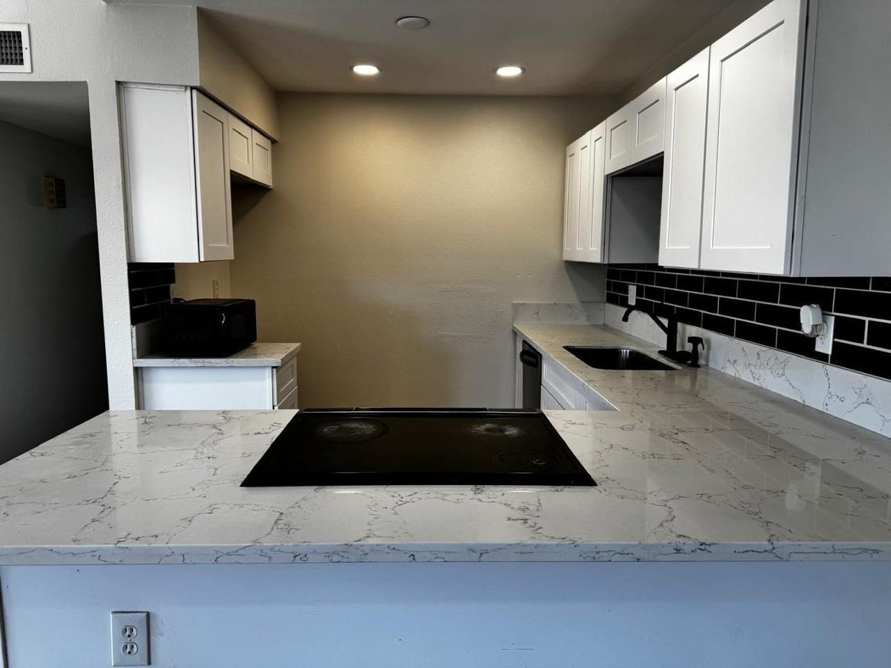 442 S 32nd Pl - Photo 3 of 17