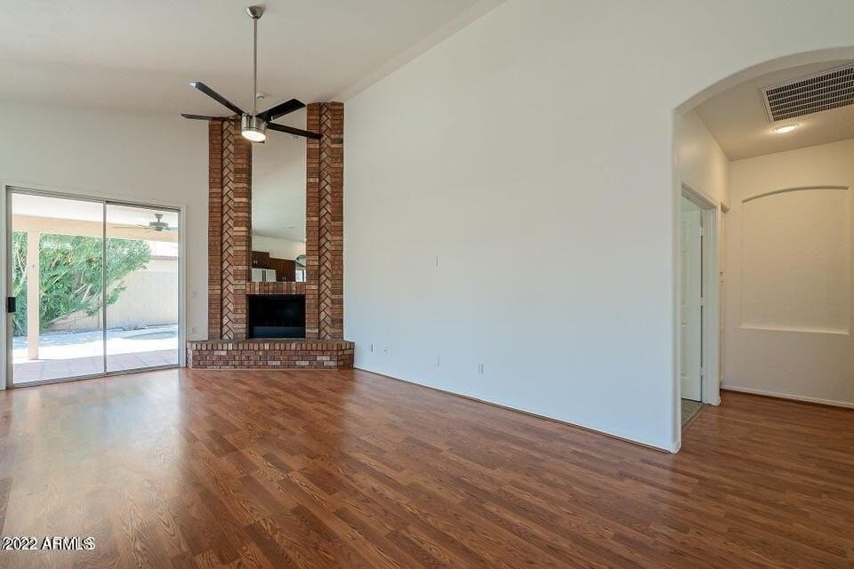 2690 N 138th Ave - Photo 5 of 19