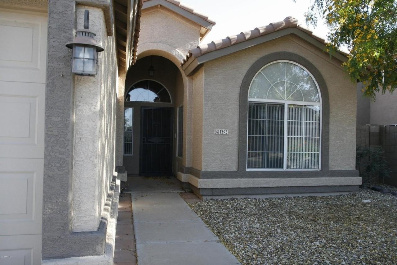 1393 W Hopi Dr - Photo 2 of 10