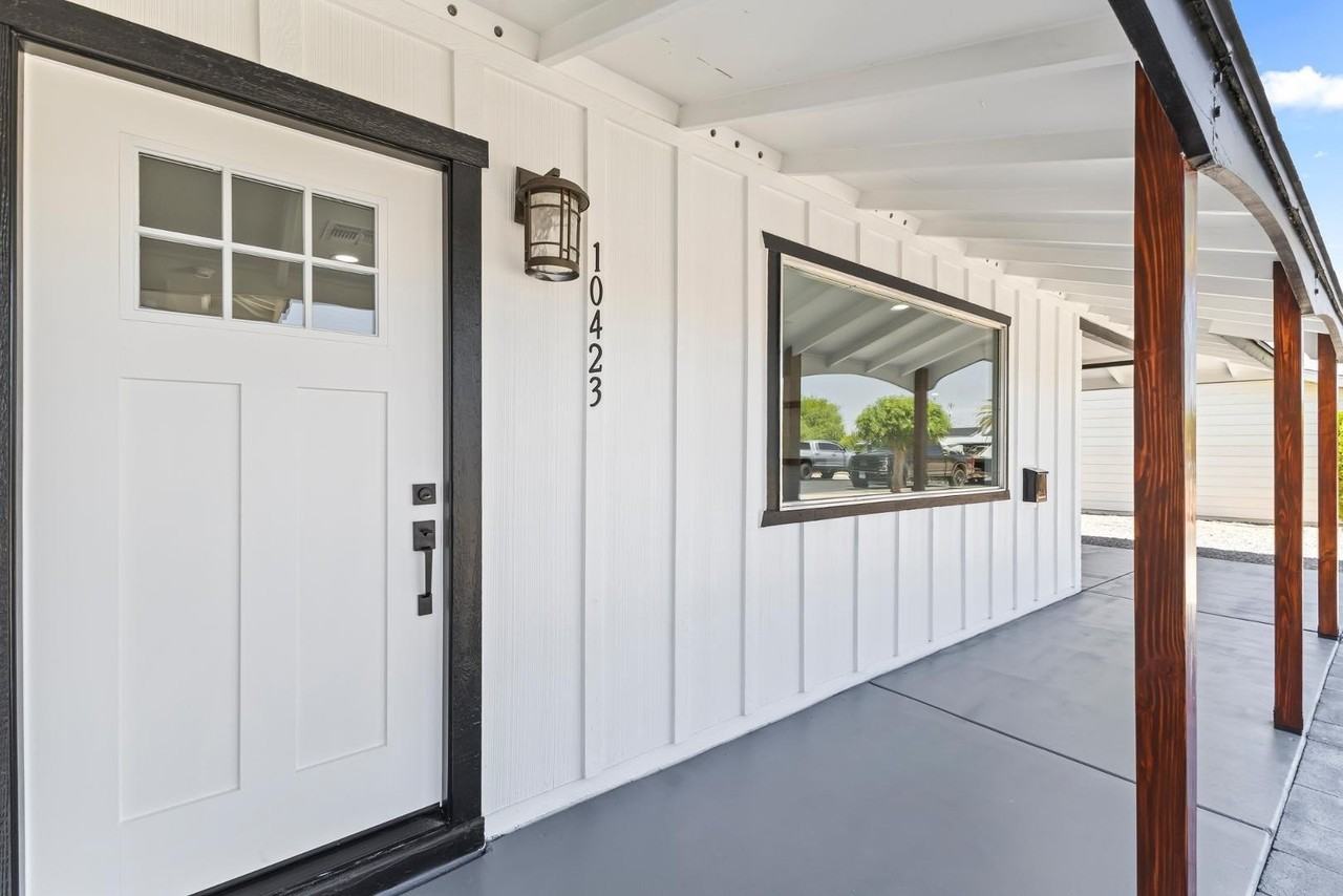 10423 W Monterosa Dr - Photo 2 of 31