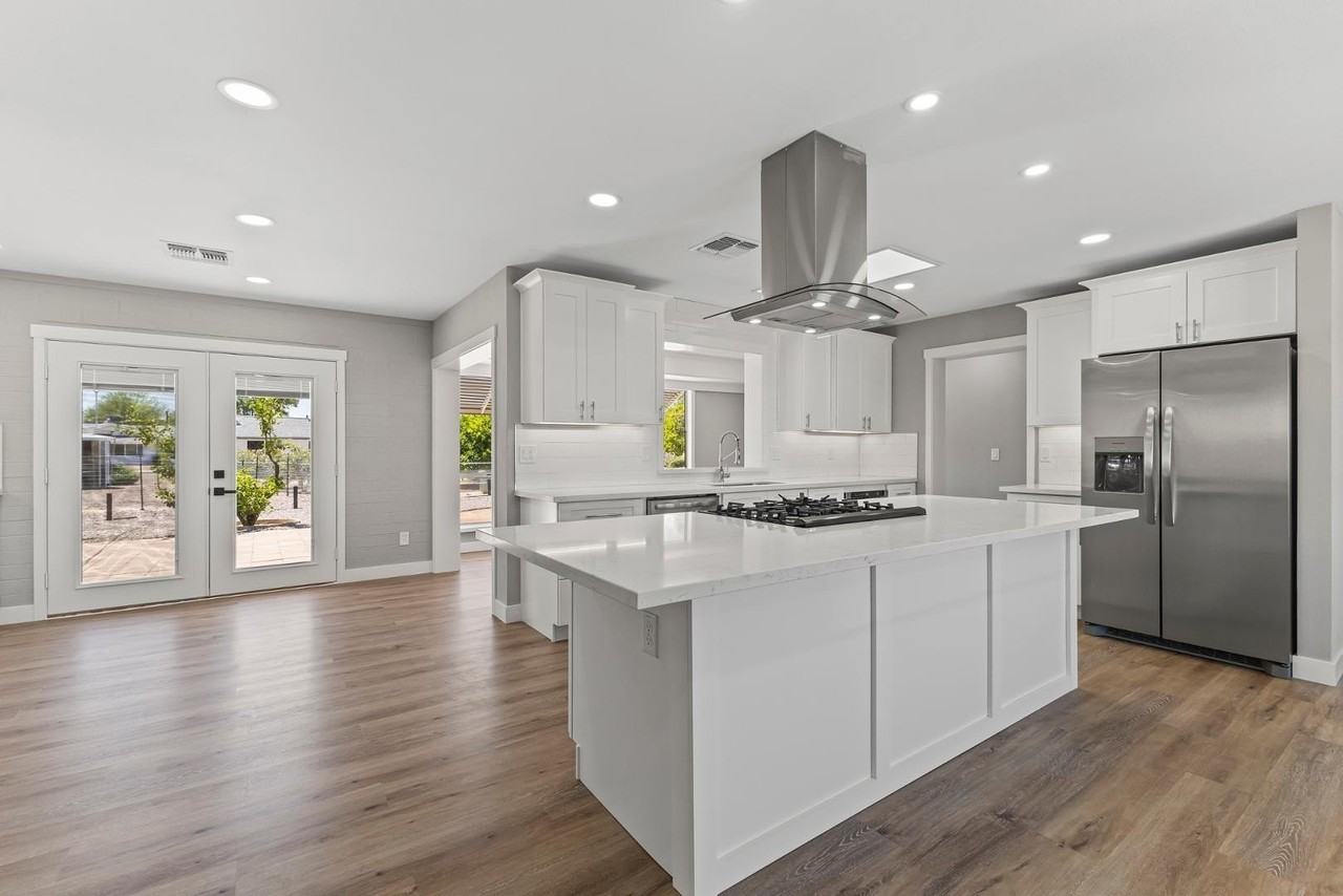 10423 W Monterosa Dr - Photo 4 of 31