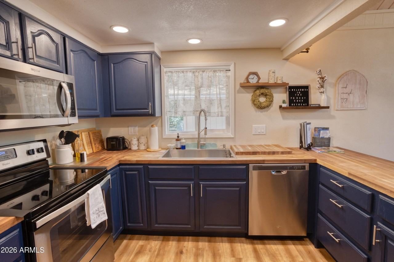 7897 Country Club Dr - Photo 7 of 24