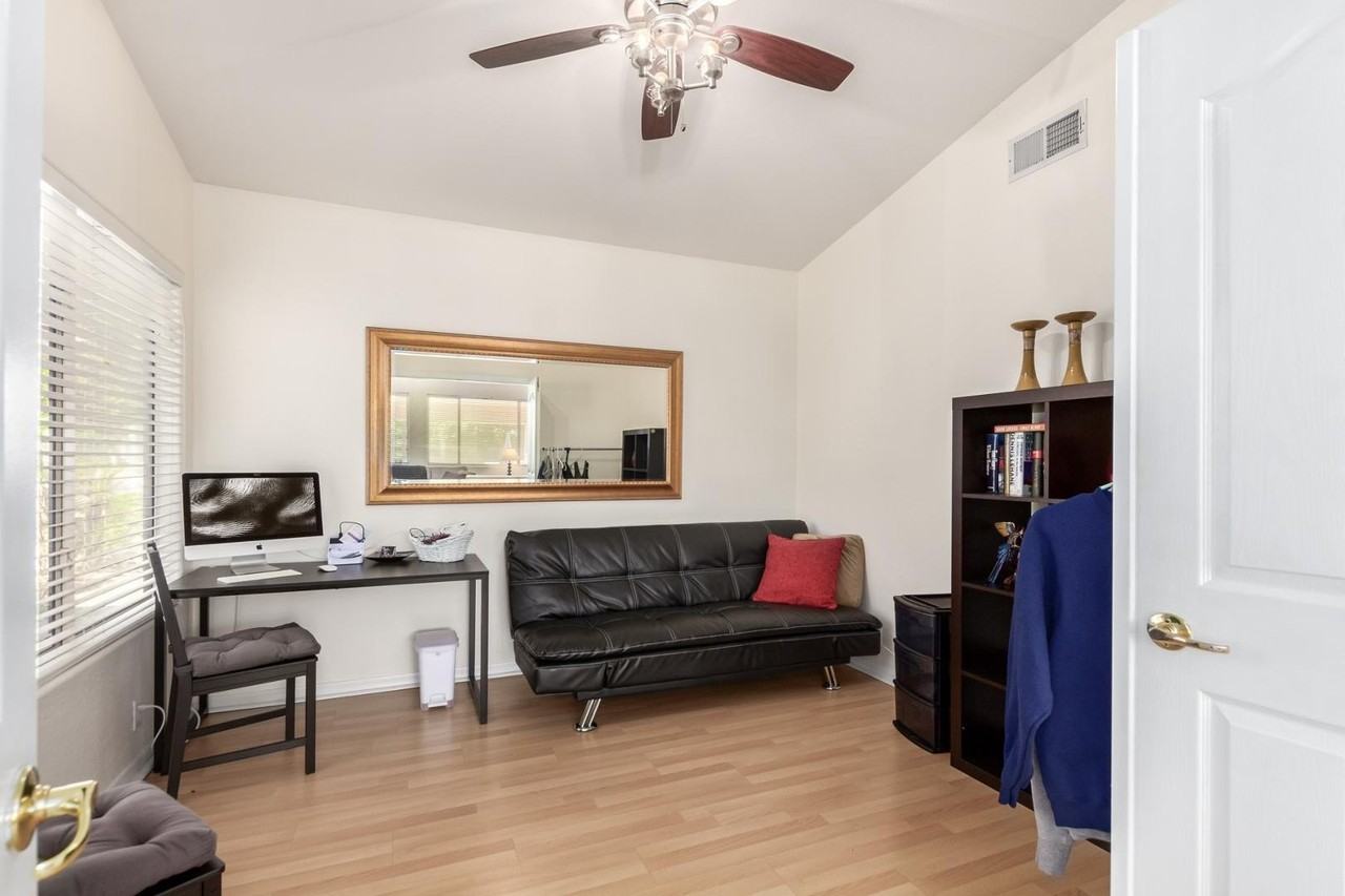 5203 E Wallace Ave - Photo 7 of 20
