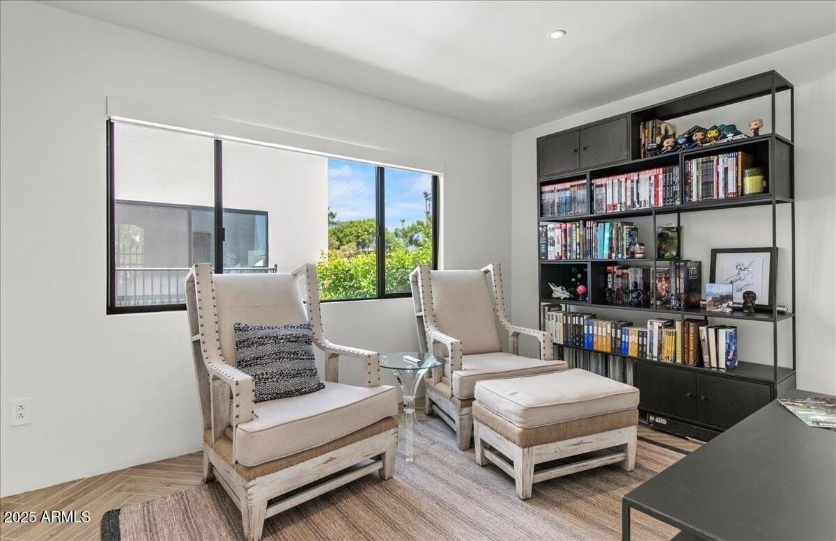 4843 N 72nd Way - Photo 3 of 33