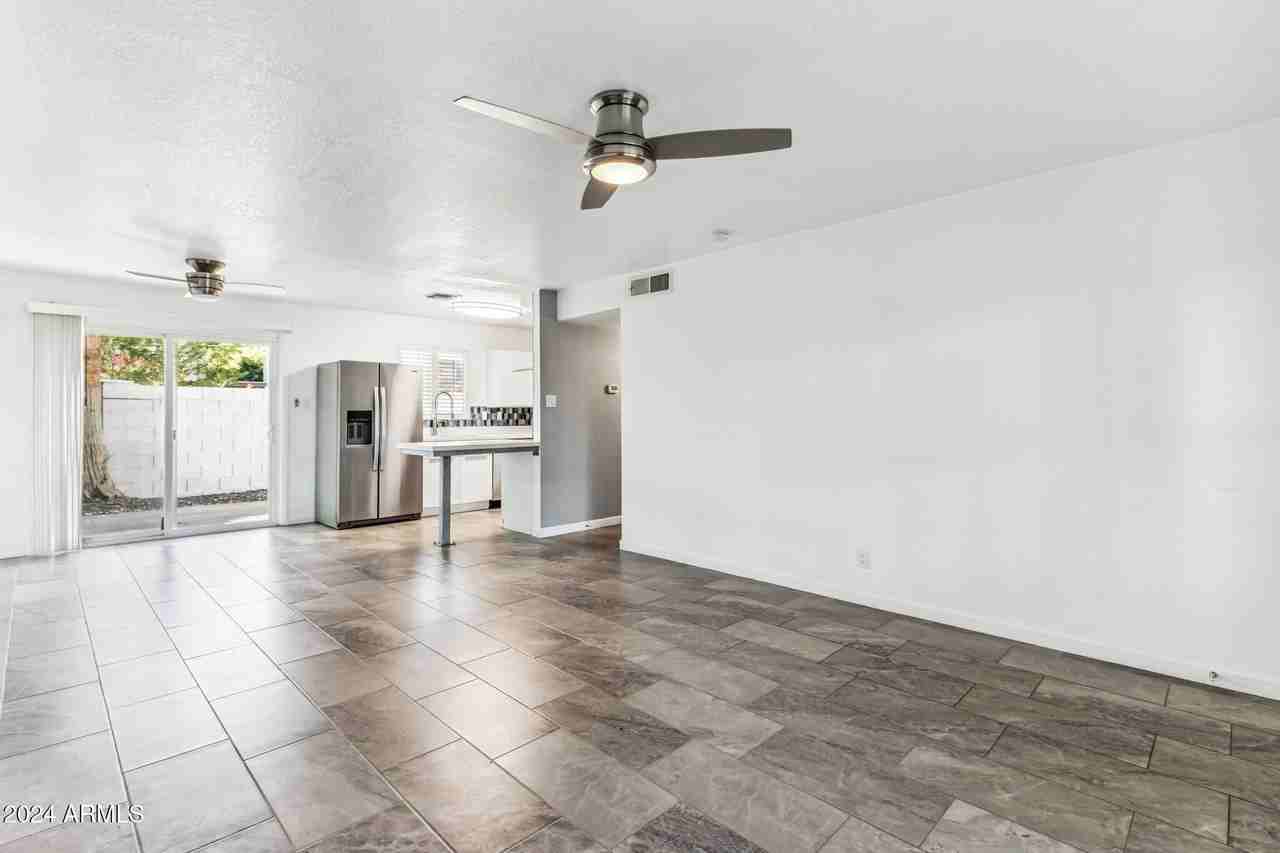 502 E Roanoke Ave #3 - Photo 5 of 21