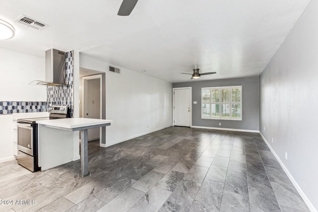 502 E Roanoke Ave #3 - Photo 7 of 21