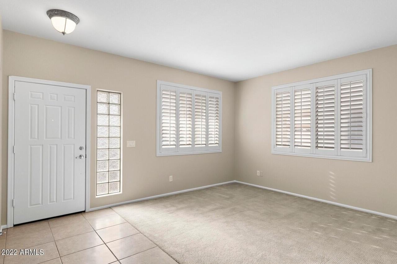 4526 W Ian Dr - Photo 3 of 42