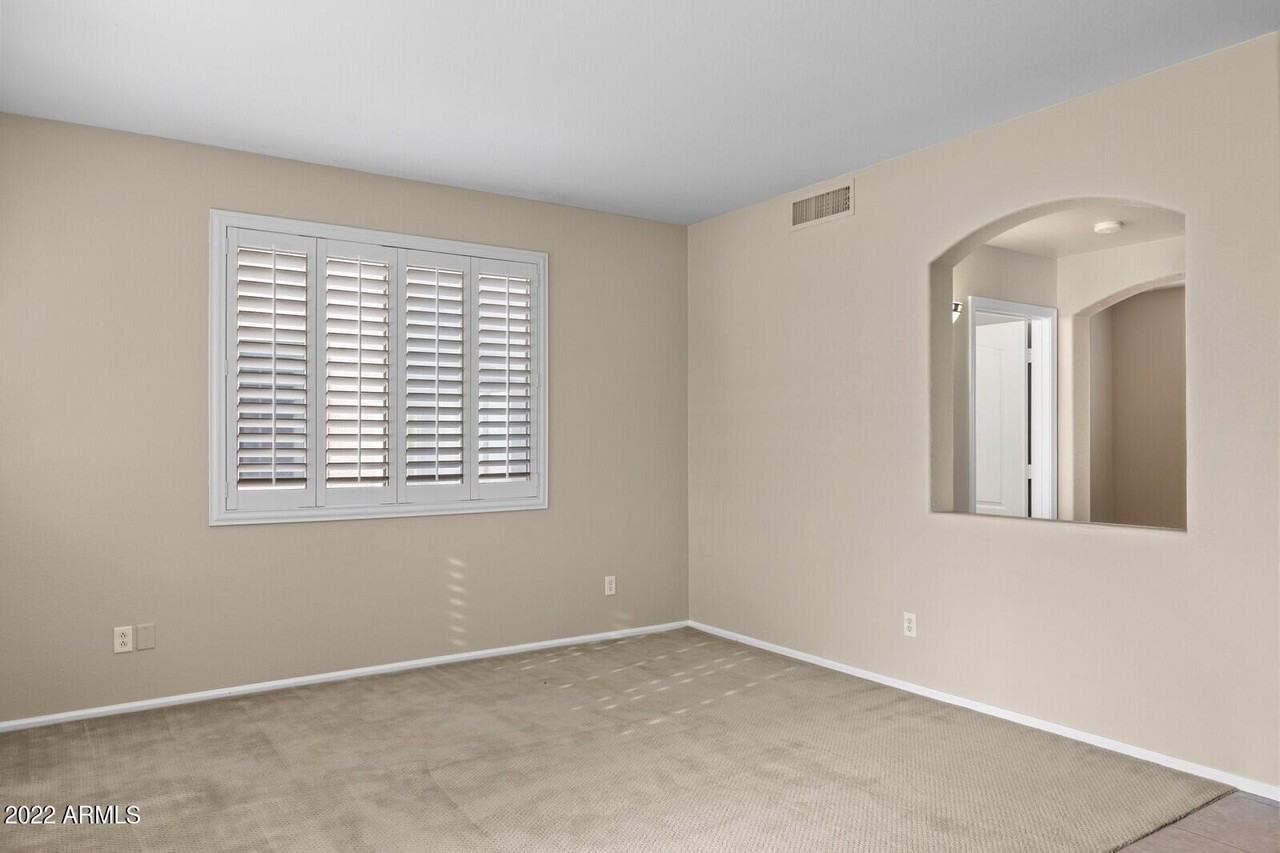 4526 W Ian Dr - Photo 4 of 42