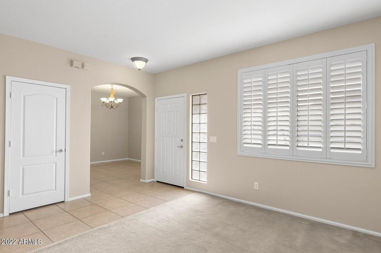 4526 W Ian Dr - Photo 5 of 42