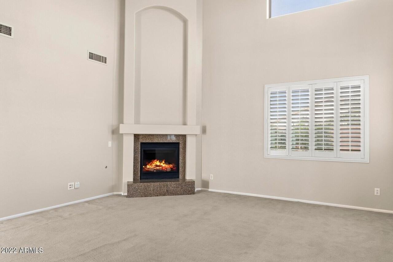 4526 W Ian Dr - Photo 7 of 42