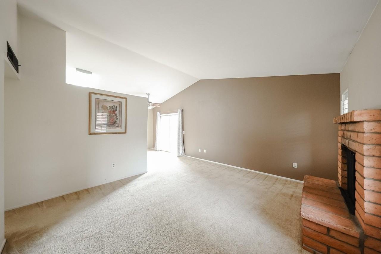 102 W Concorda Dr #103 - Photo 3 of 24